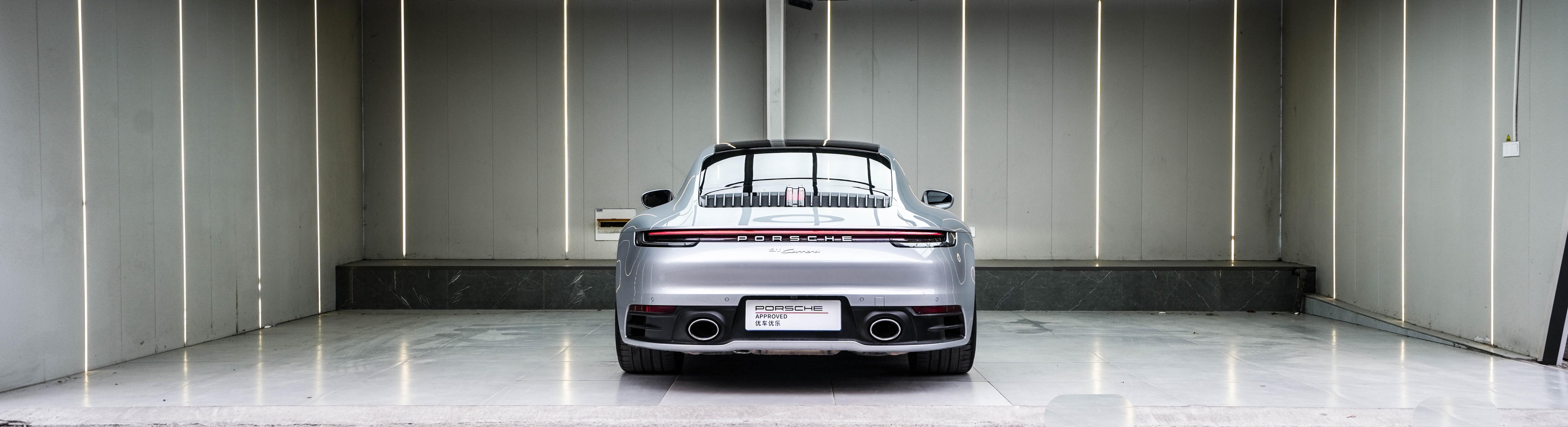Porsche 911 2020 thumb 2