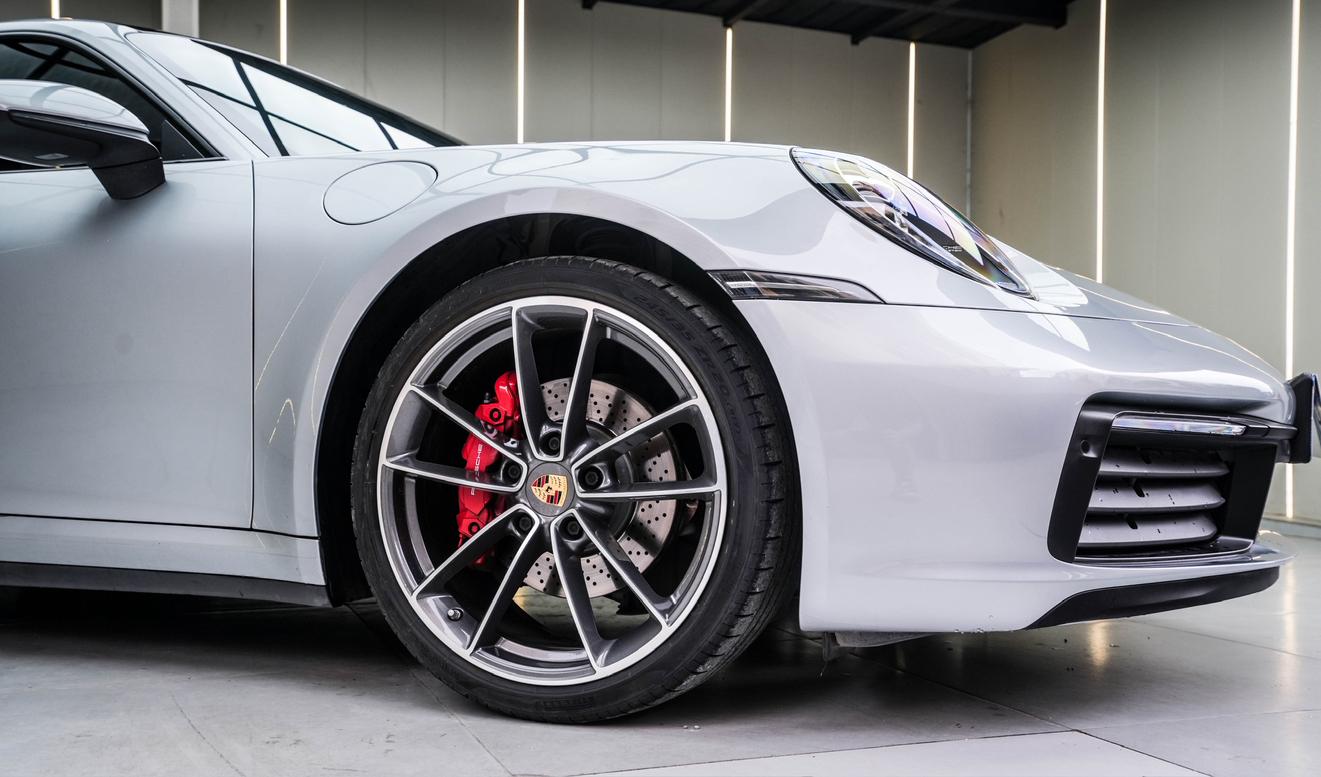 Porsche 911 2020 thumb 4