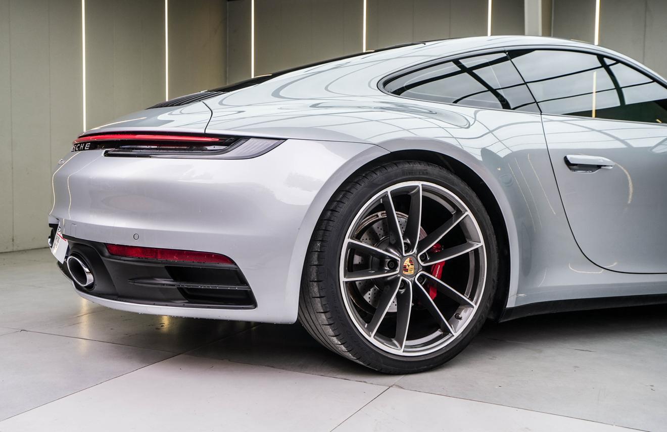 Porsche 911 2020 thumb 5