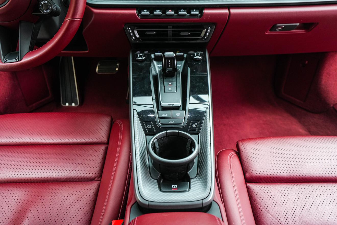 Porsche 911 2020 thumb 11