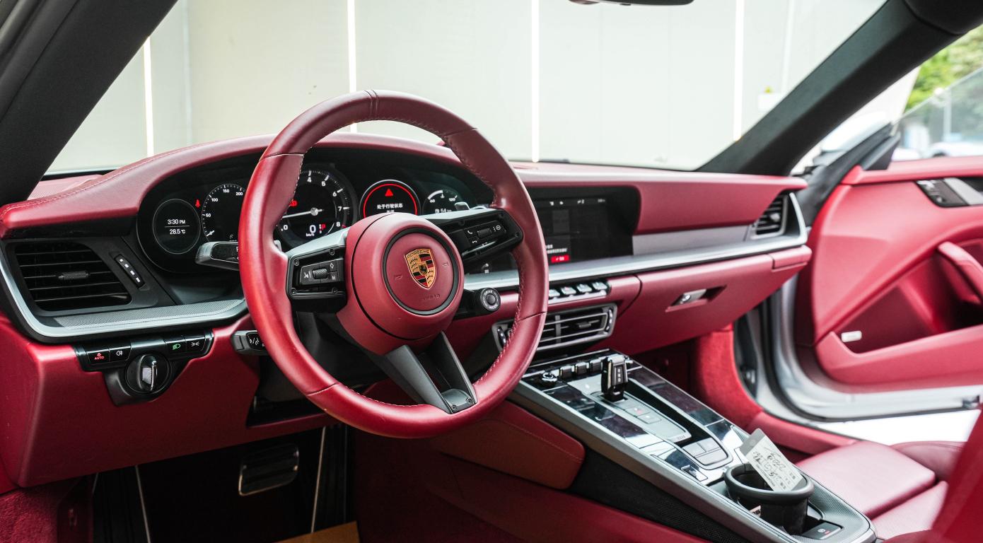Porsche 911 2020 thumb 12