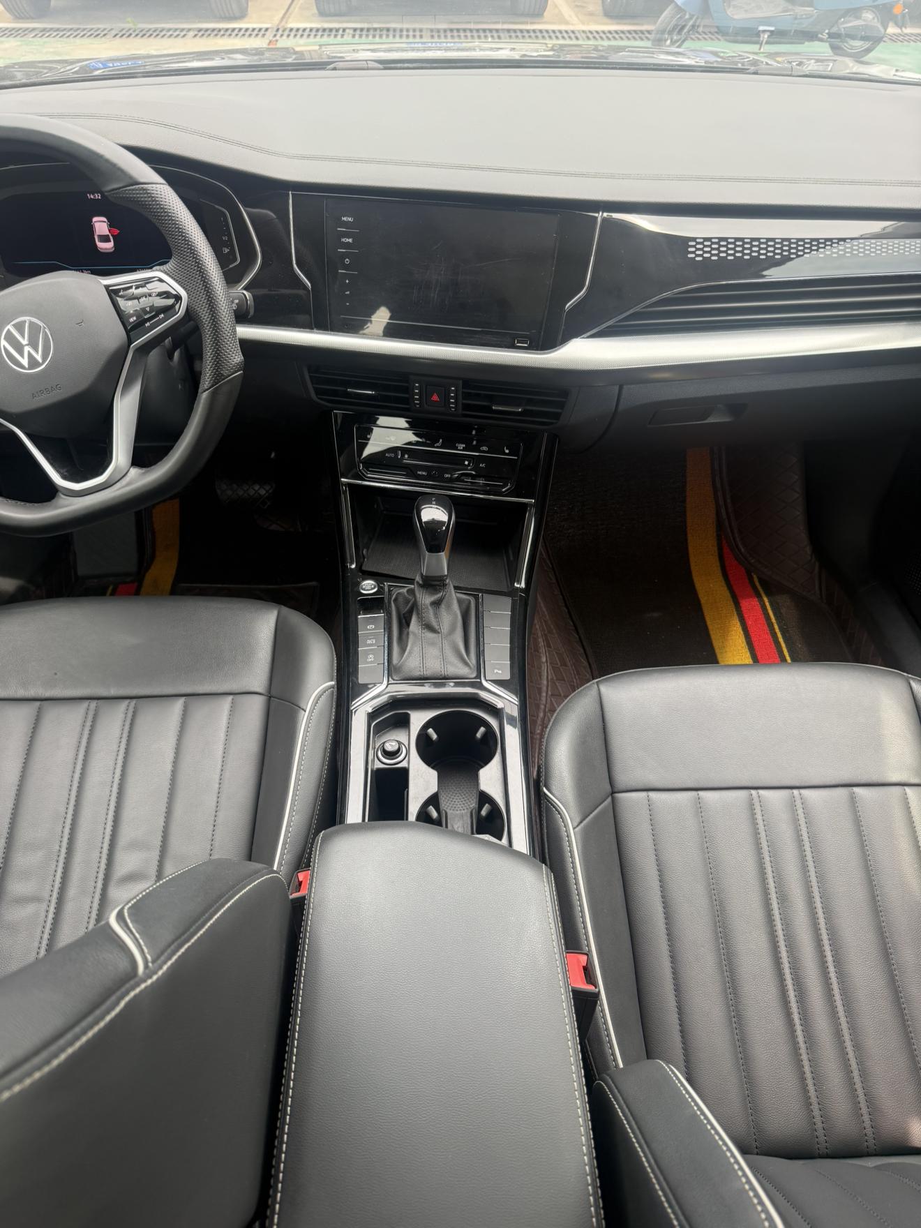 Volkswagen Passat (North America and China) 2023 thumb 5