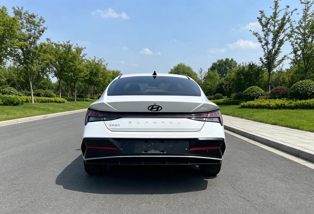 Hyundai Elantra 2023 thumb 3