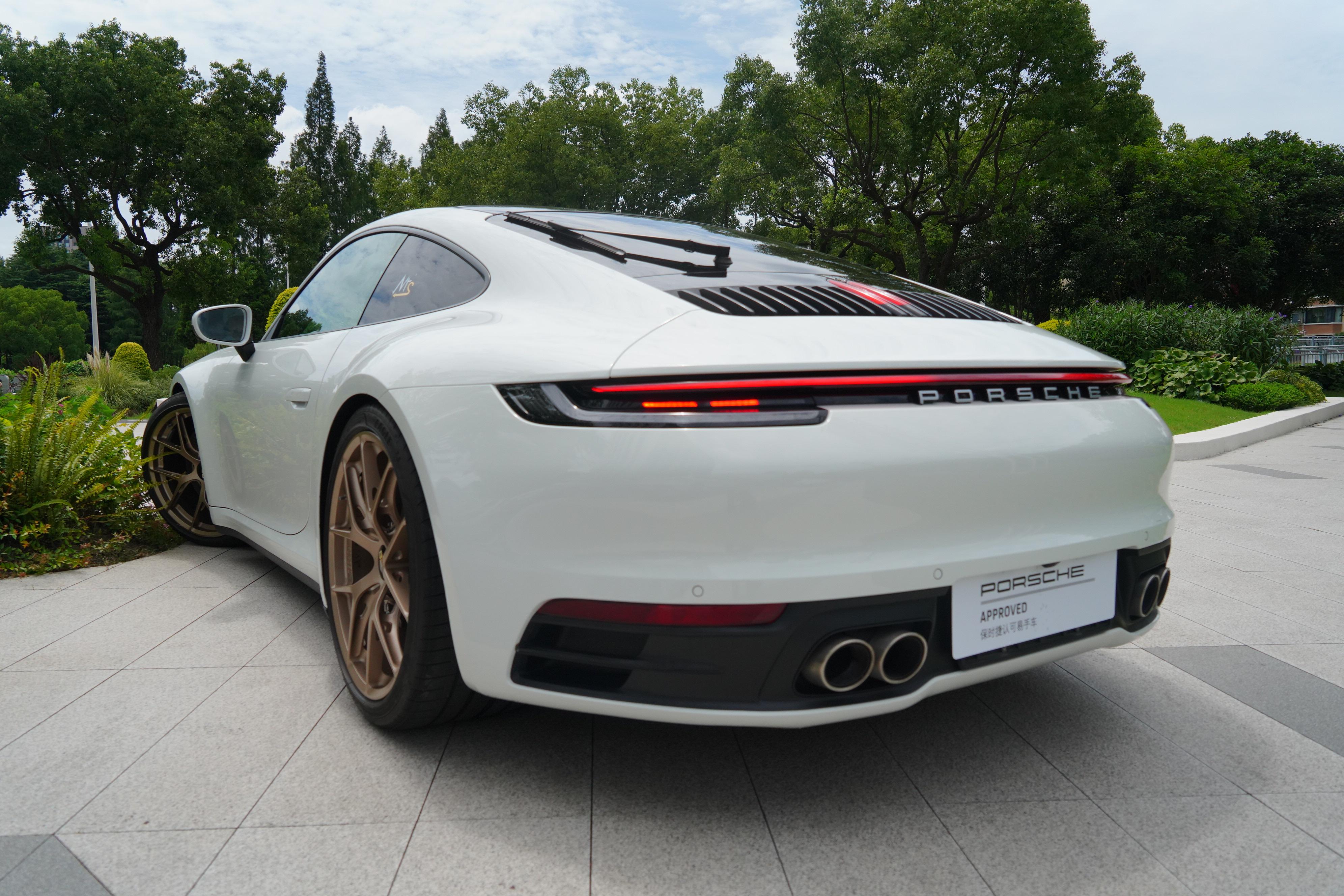 Porsche 911 2025 thumb 3