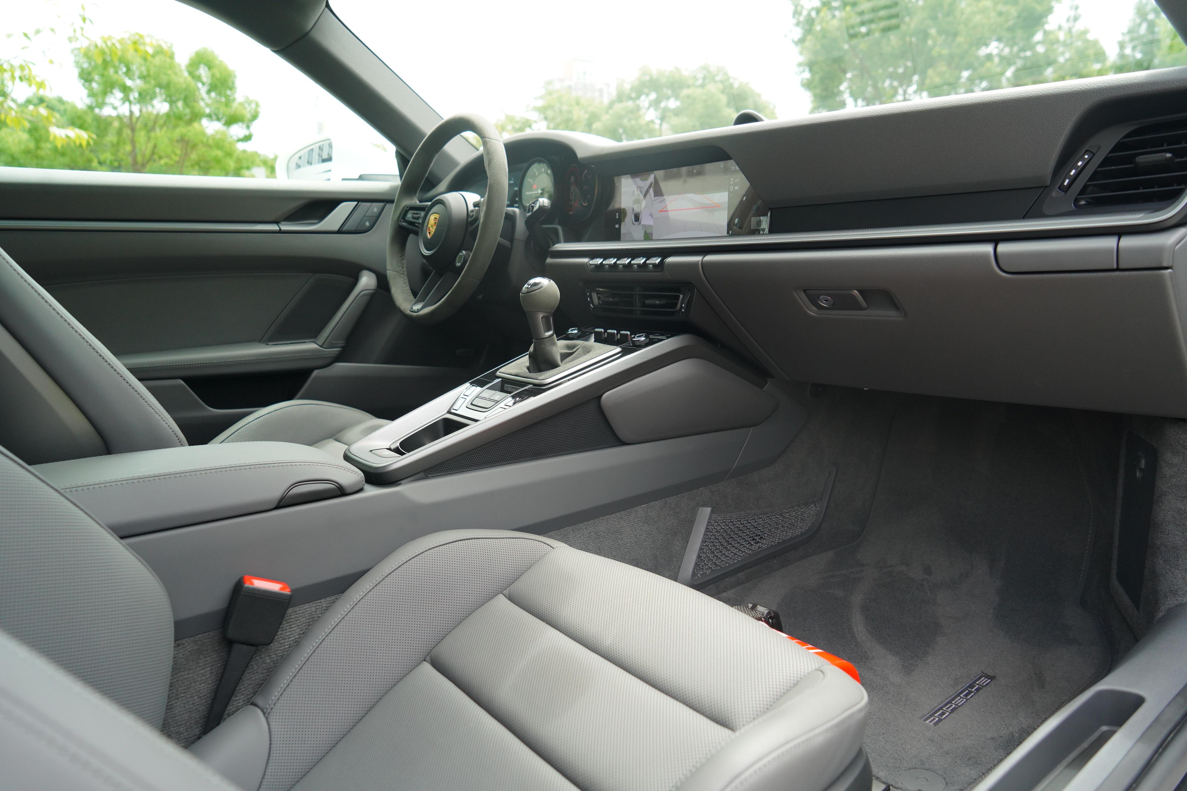 Porsche 911 2025 thumb 12