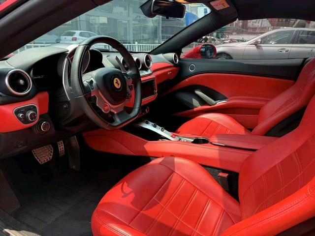 Ferrari California T 2015 thumb 4