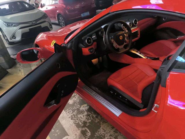 Ferrari California T 2015 thumb 6