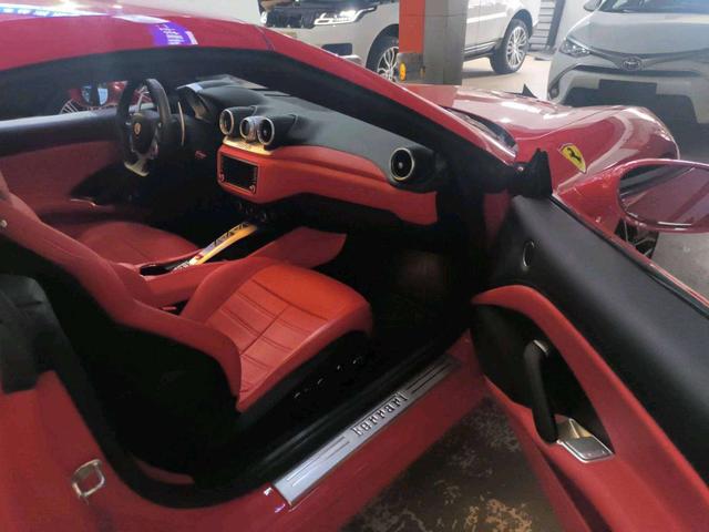 Ferrari California T 2015 thumb 7