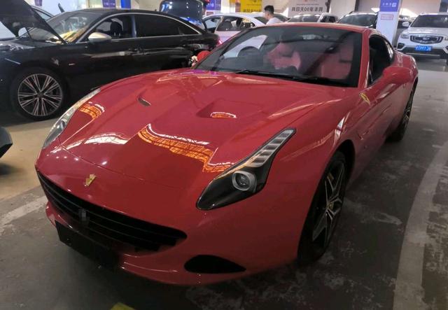 Ferrari California T 2015 thumb 8