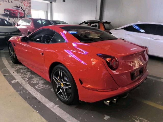 Ferrari California T 2015 thumb 10