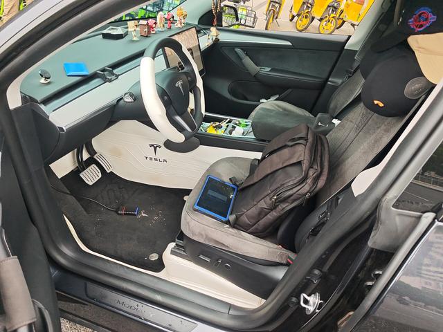 Tesla Model Y 2024 thumb 8