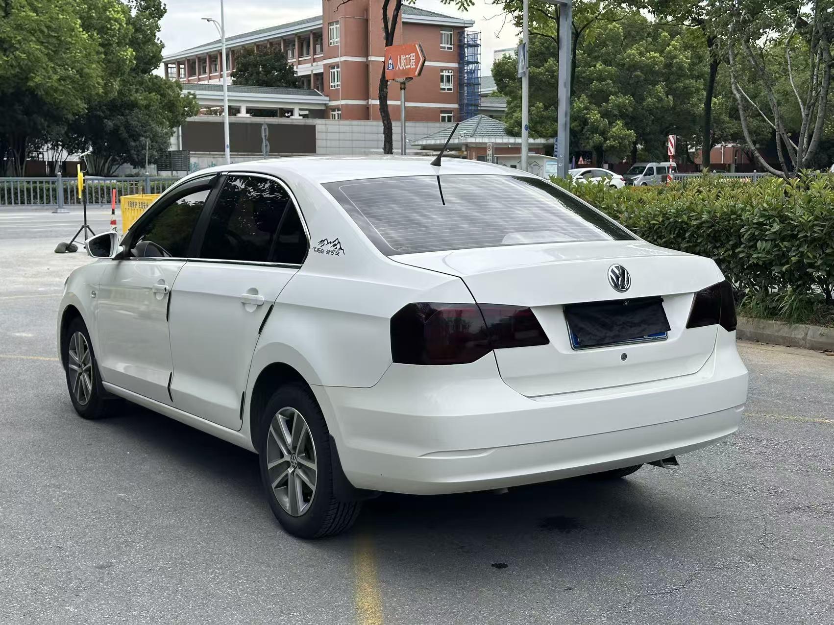 Volkswagen Jetta 2015 thumb 2
