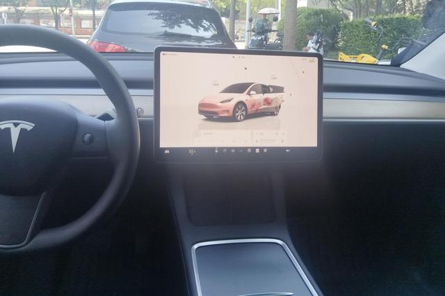Tesla Model Y 2022 thumb 12