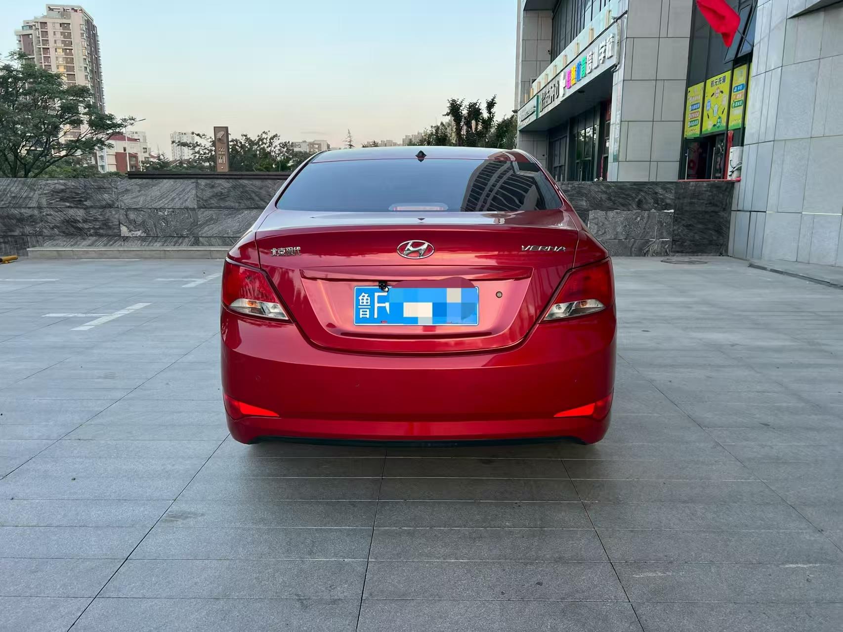 Hyundai Solaris 2014 thumb 4