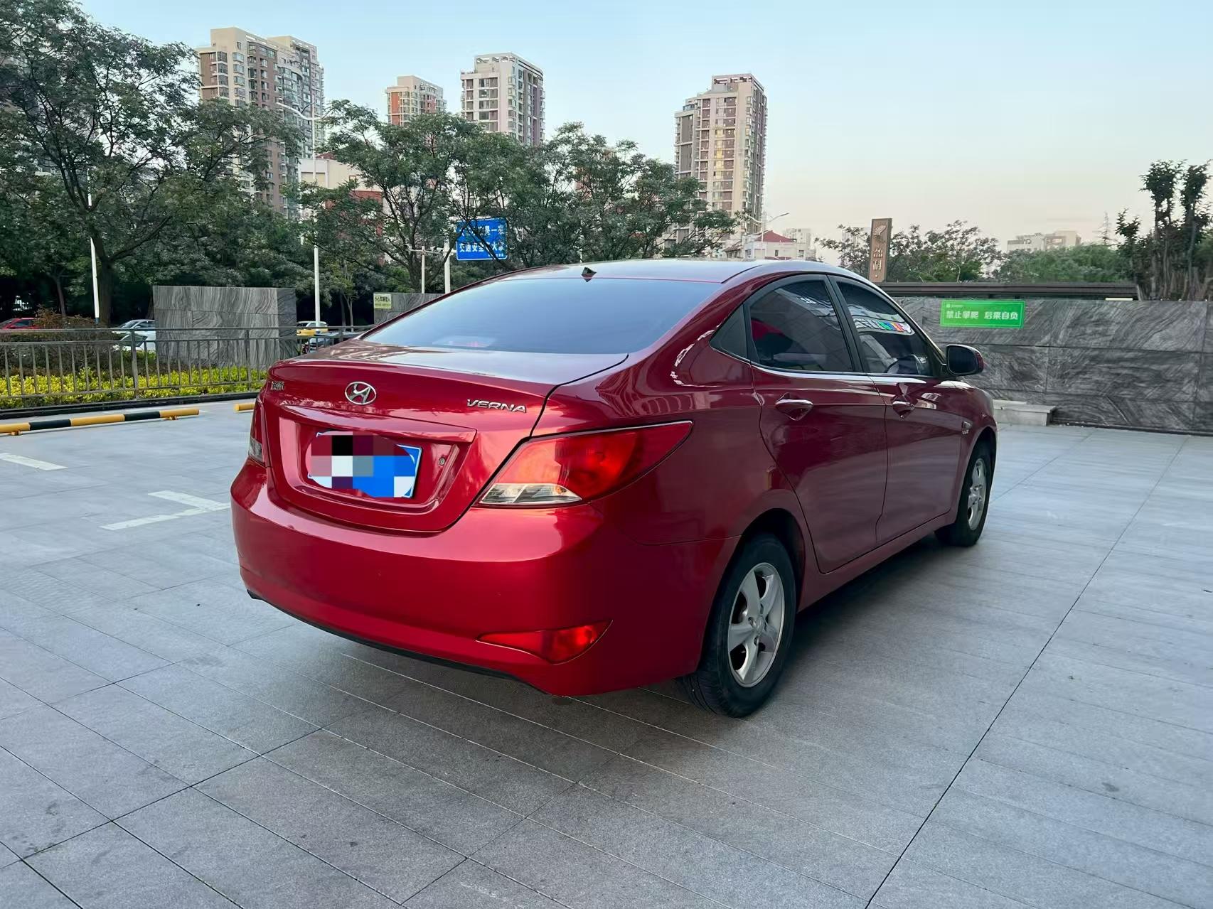 Hyundai Solaris 2014 thumb 5
