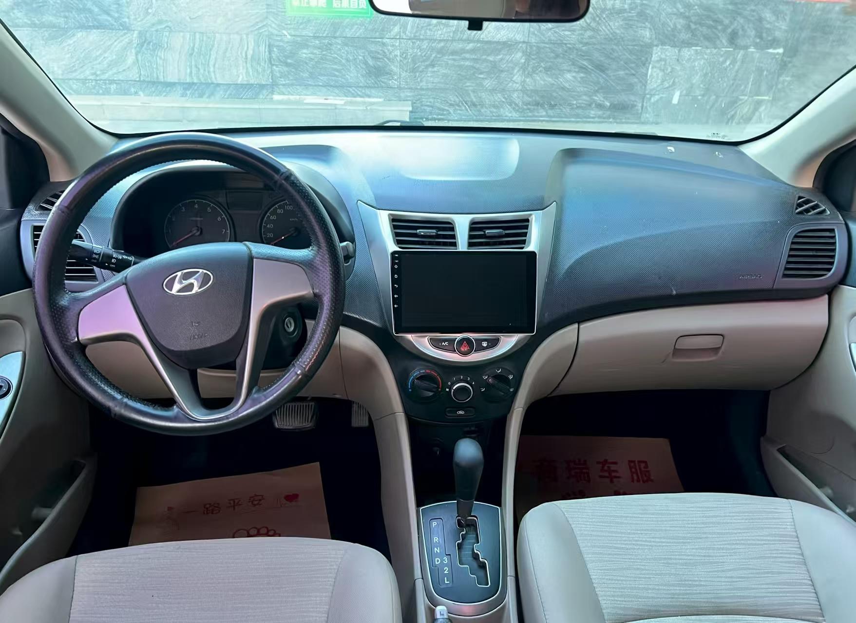Hyundai Solaris 2014 thumb 6