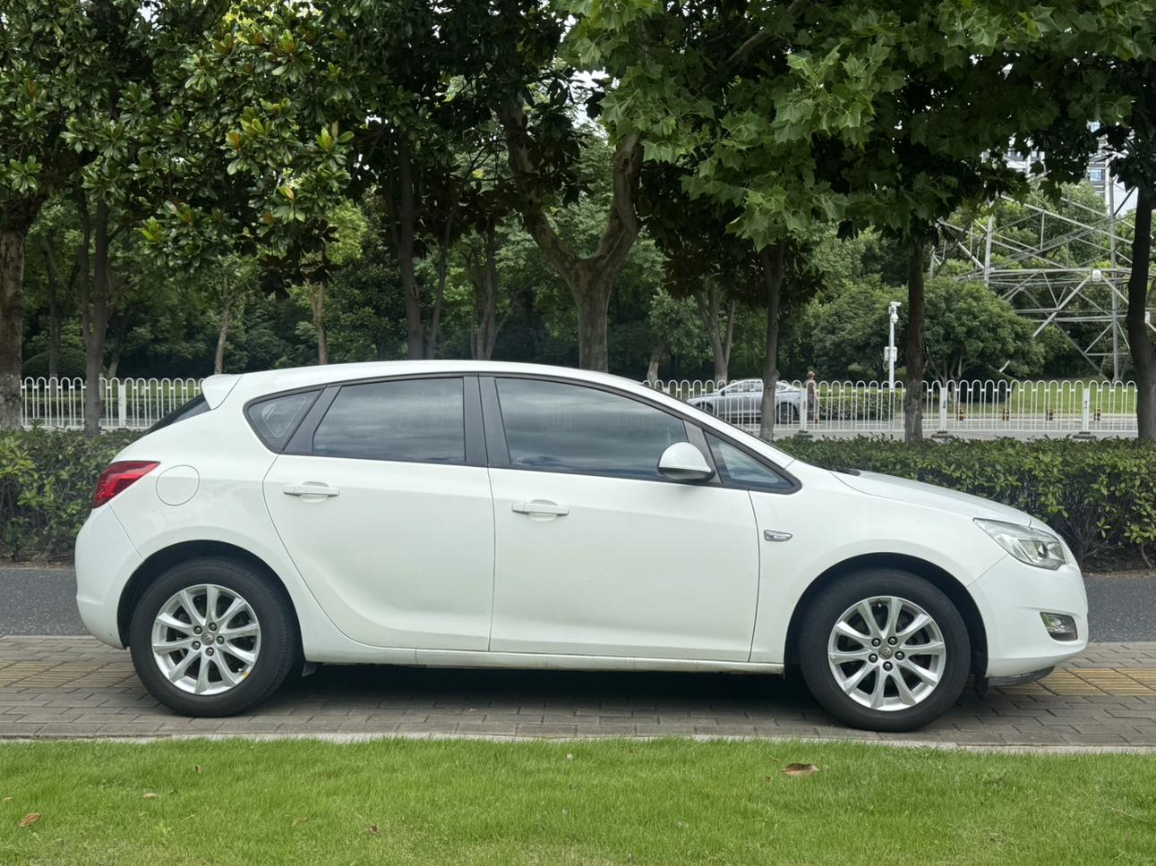 Buick Excelle 2012 thumb 5