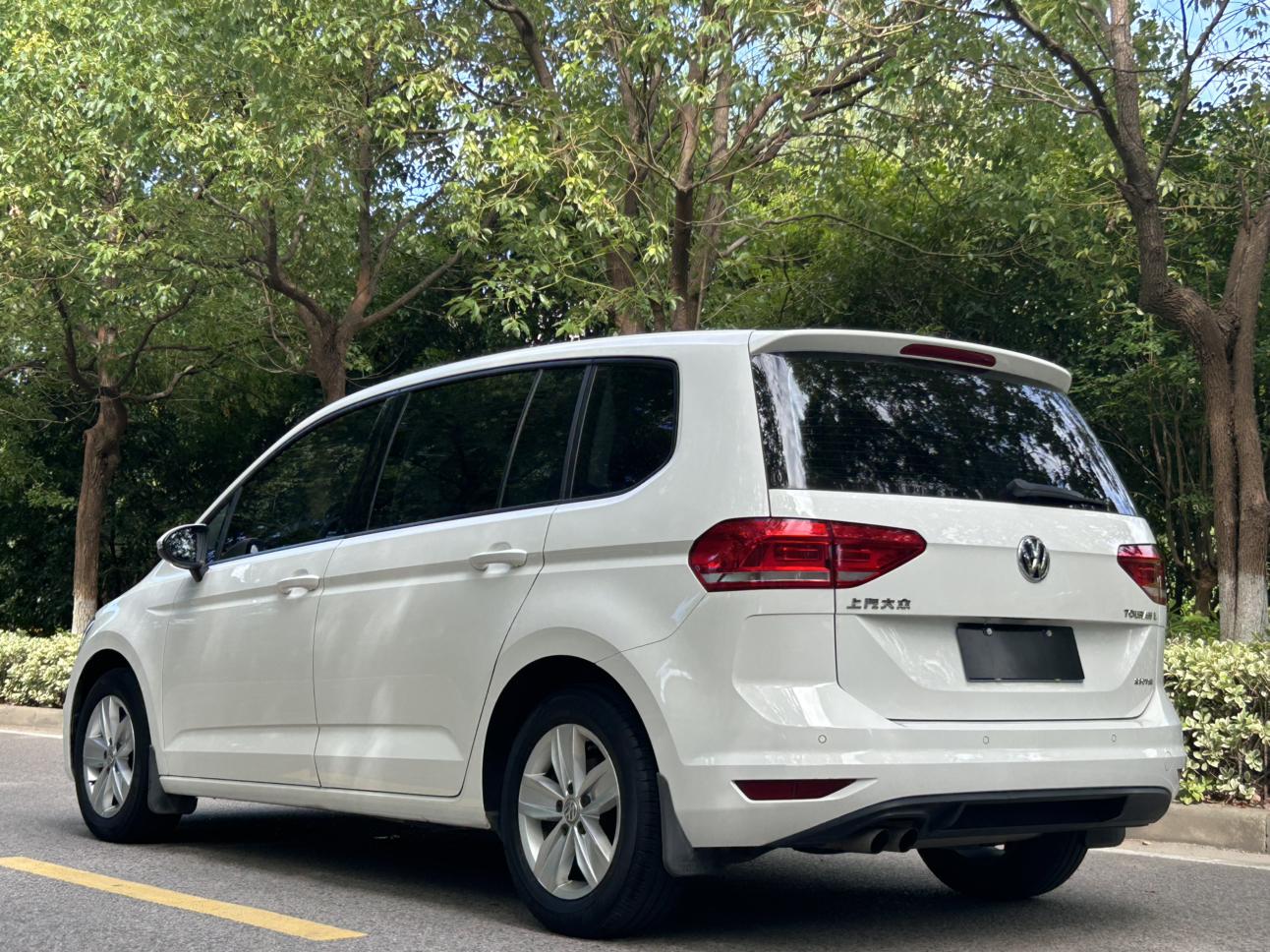 Volkswagen Touran 2018 thumb 2