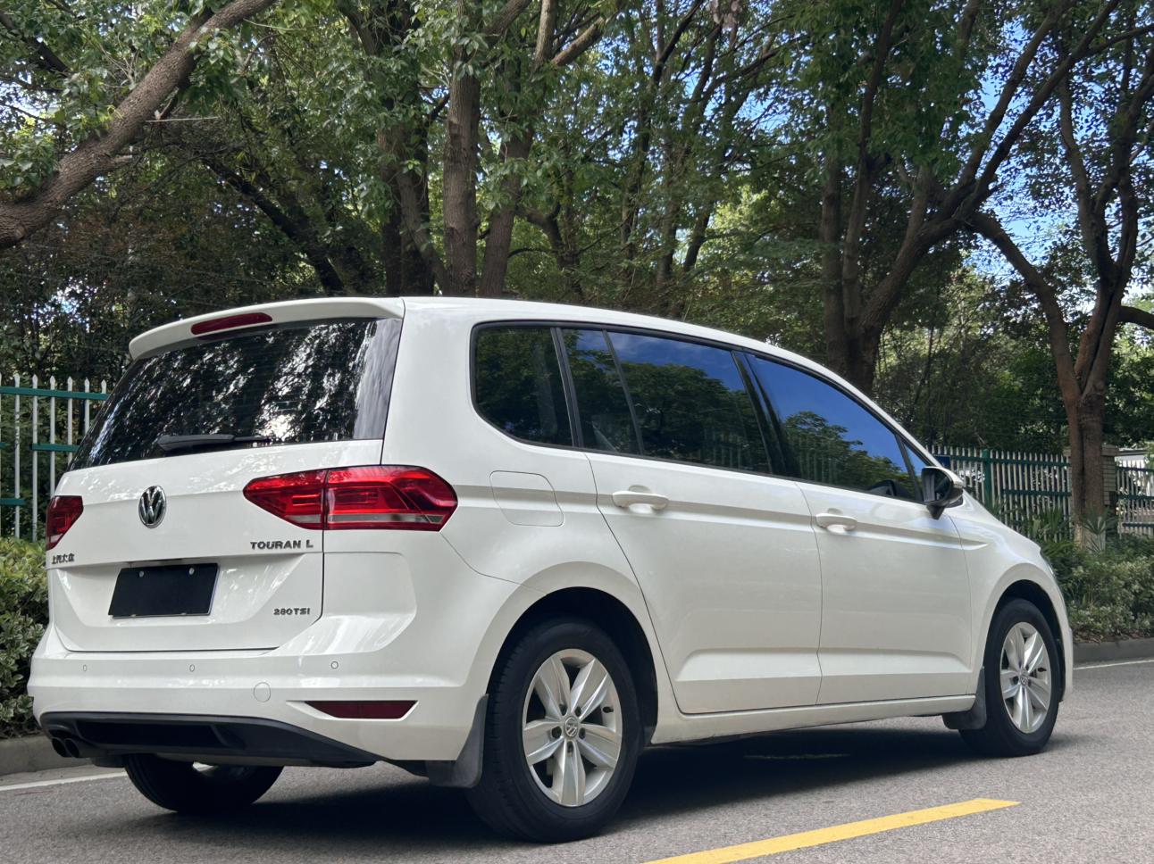 Volkswagen Touran 2018 thumb 4