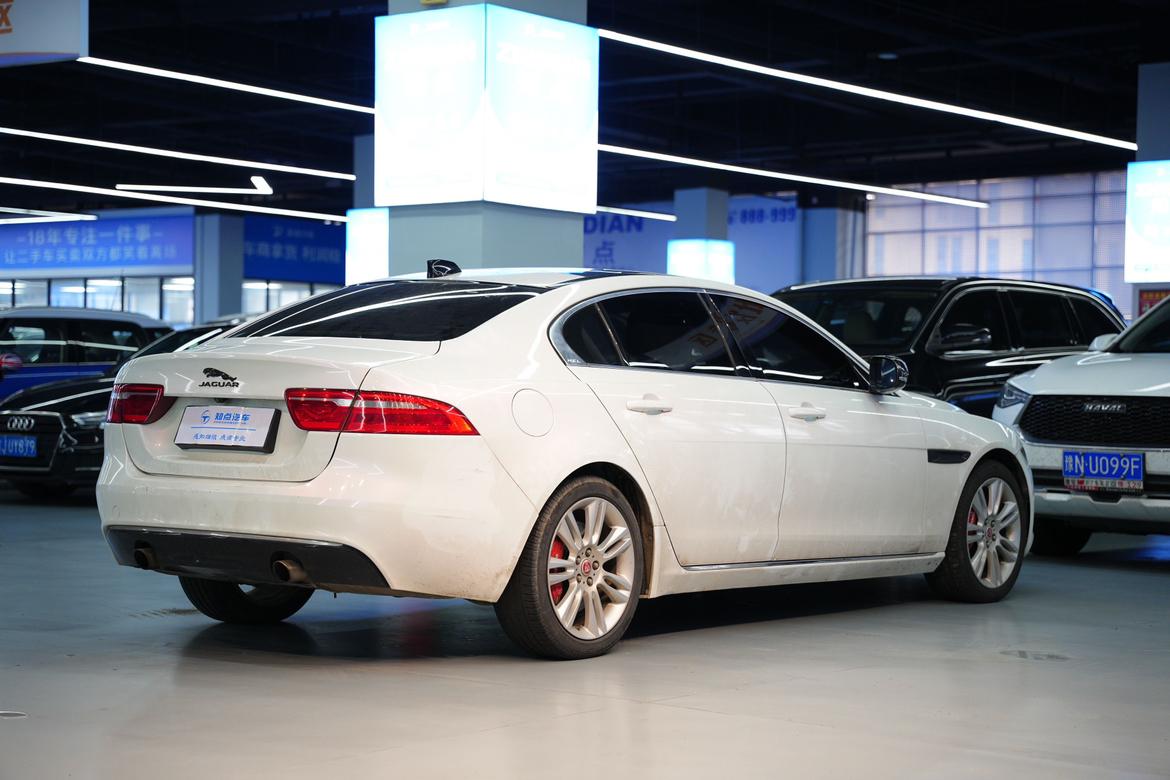 Jaguar XEL 2018 thumb 4