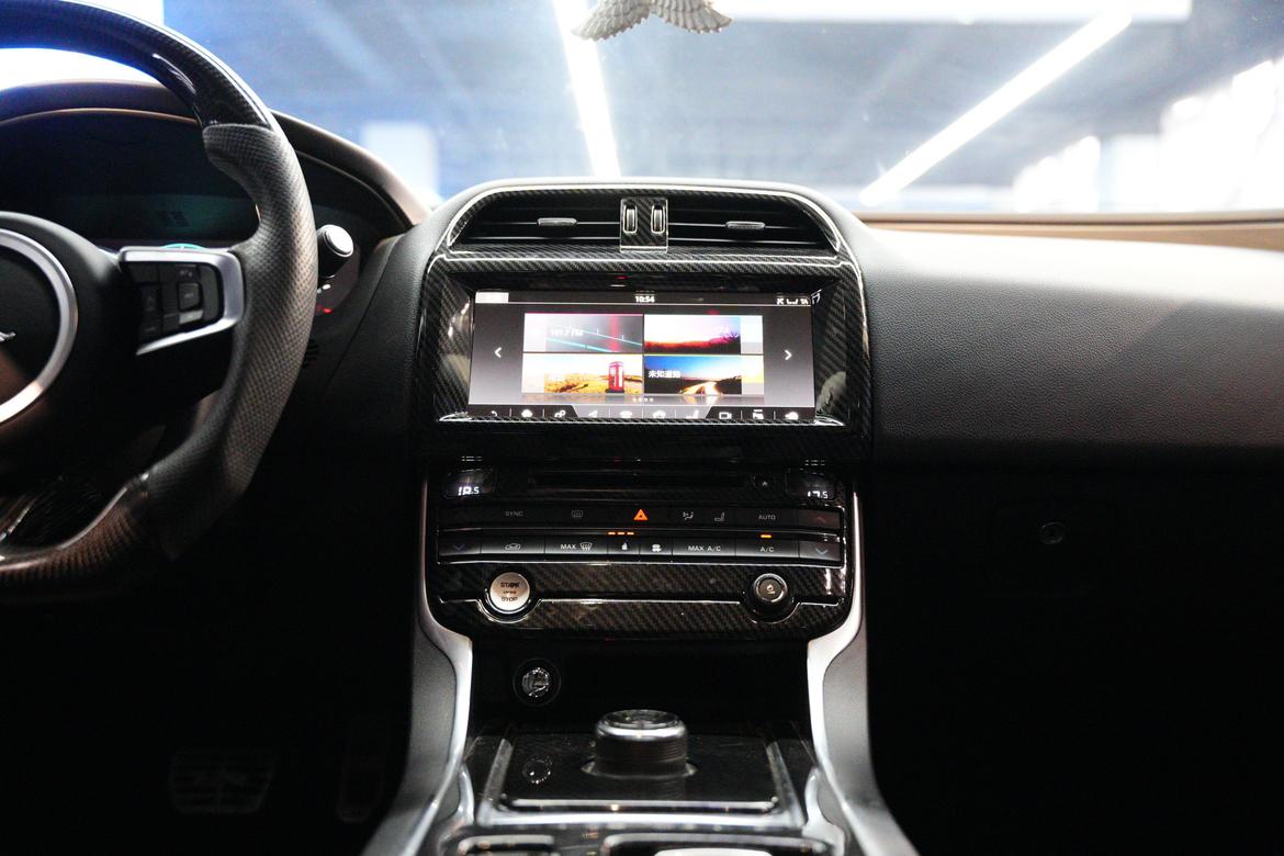 Jaguar XEL 2018 thumb 9