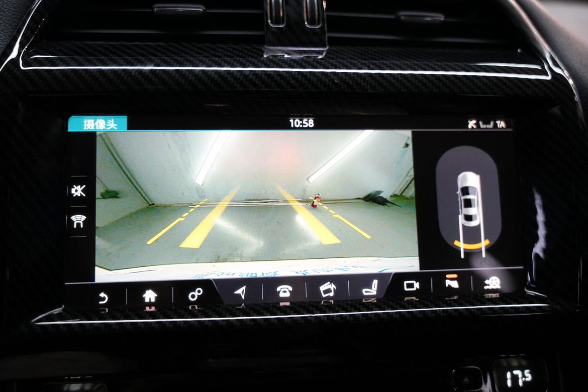 Jaguar XEL 2018 thumb 10