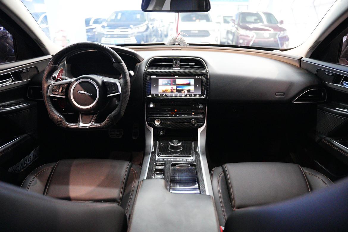 Jaguar XEL 2018 thumb 11