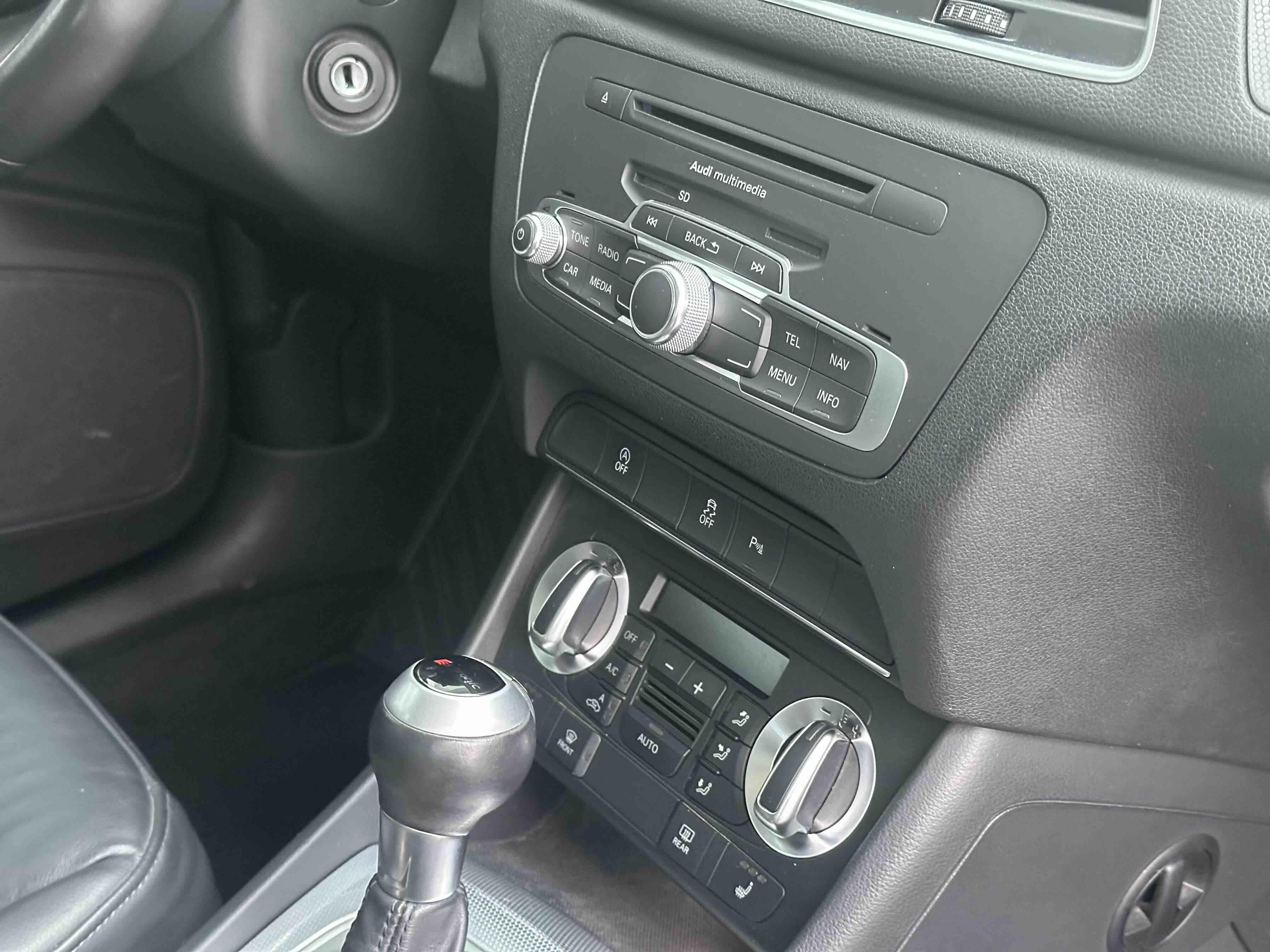 Audi Q3 2015 thumb 8