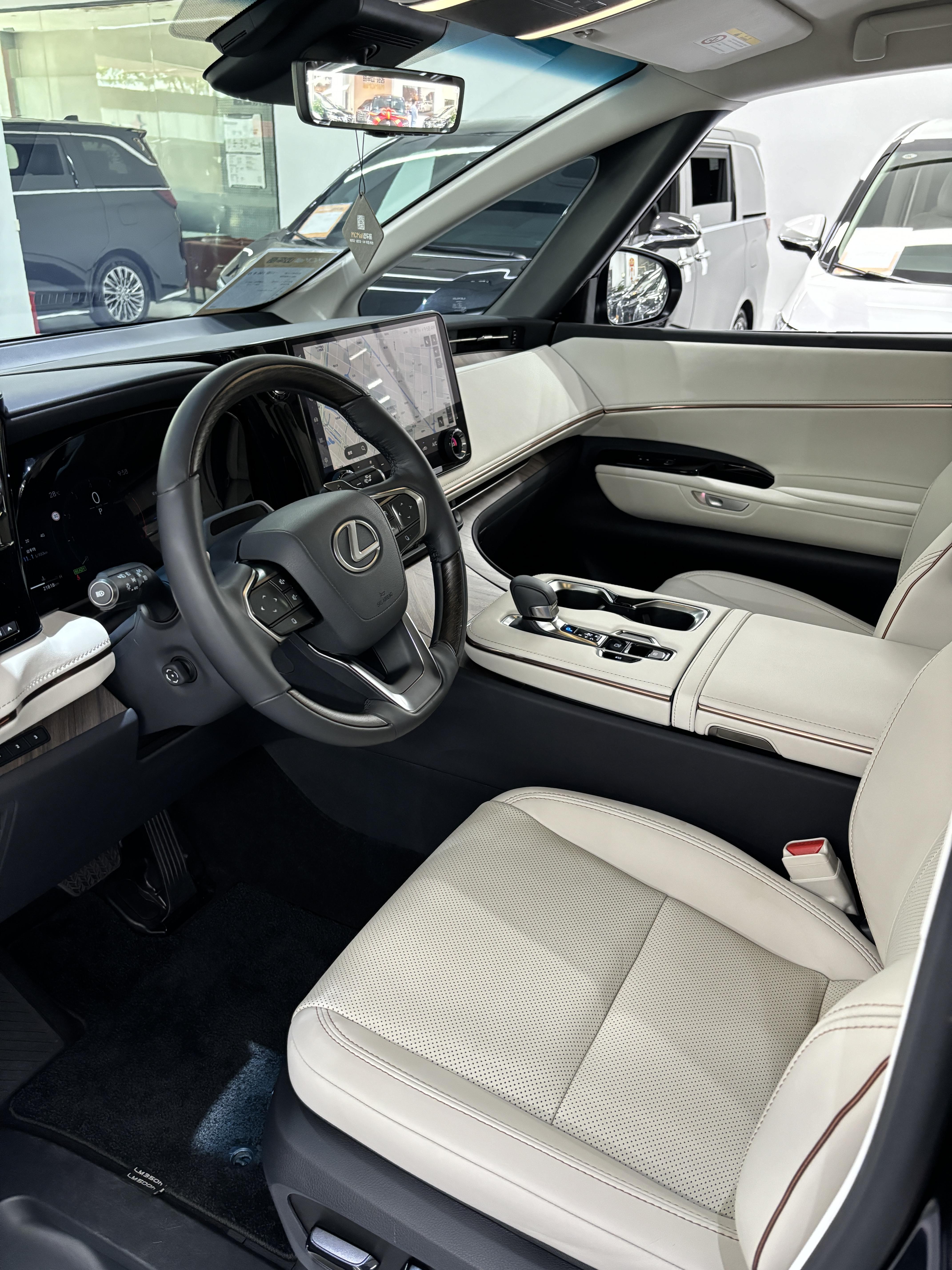 Lexus LM 2023 thumb 8