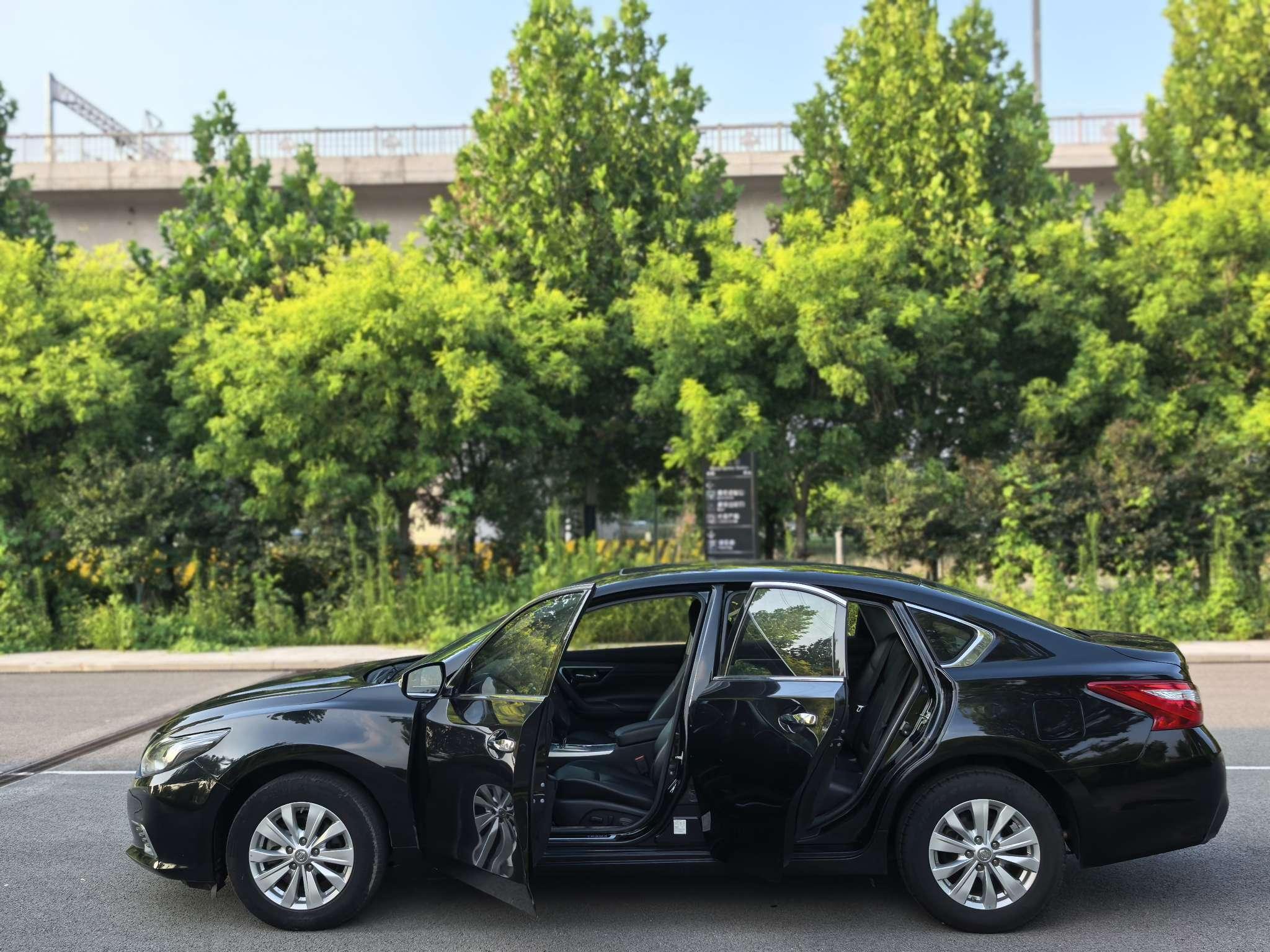 Nissan Altima 2018 thumb 2