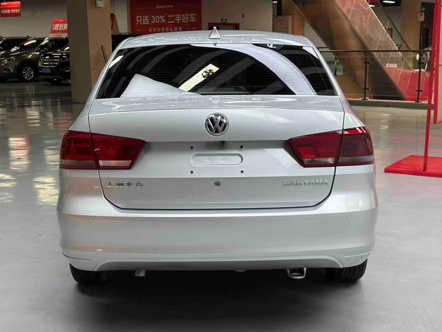 Volkswagen Santana 2015 thumb 4