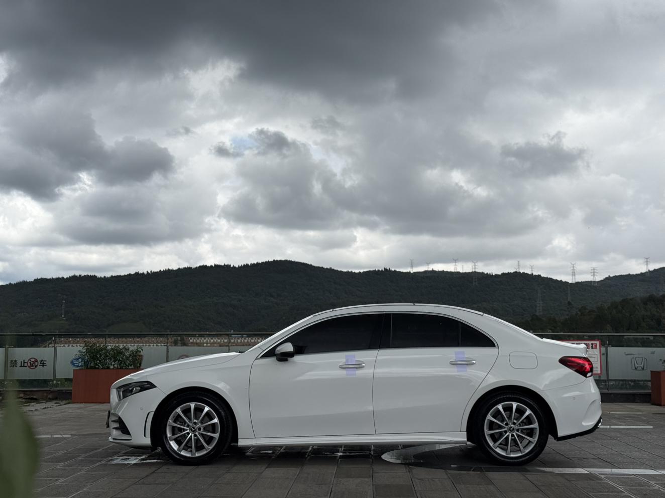 Mercedes-Benz A-Класс 2022 thumb 2