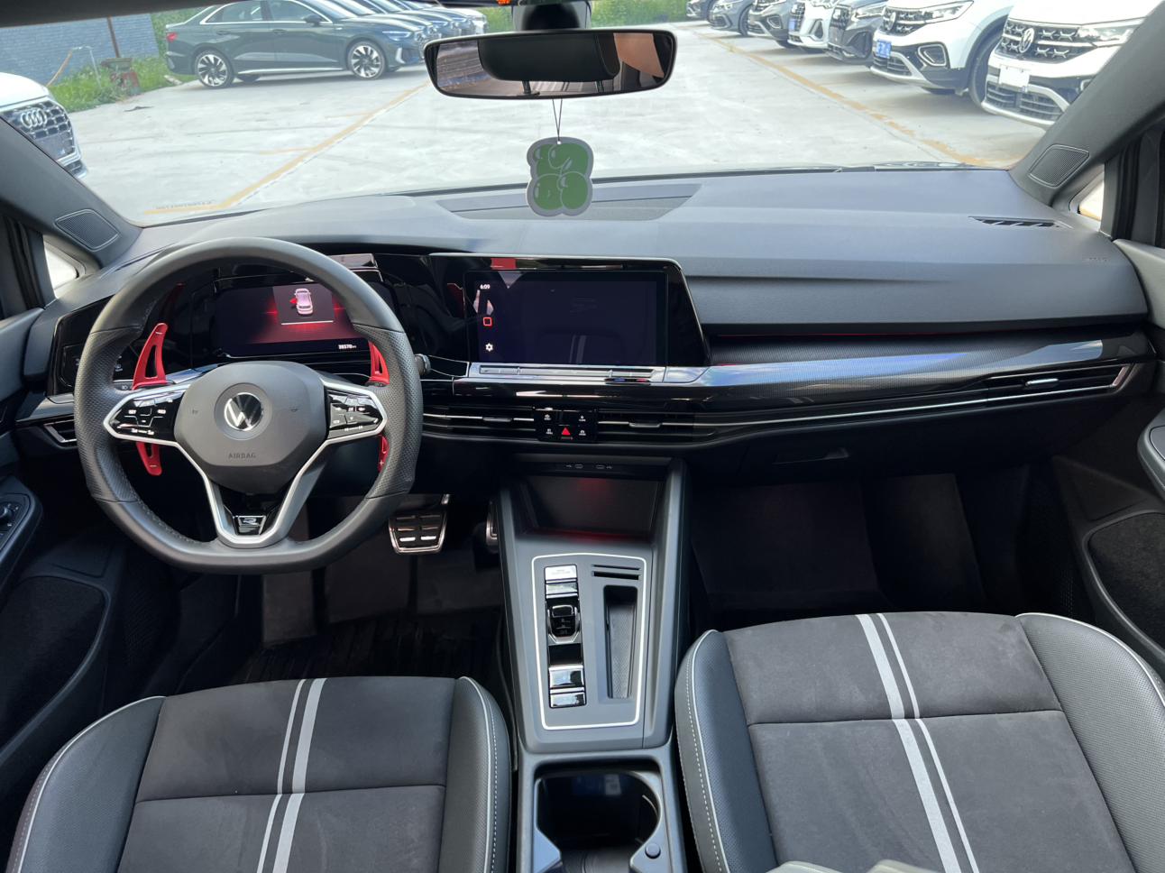 Volkswagen Golf Sportsvan 2023 thumb 9