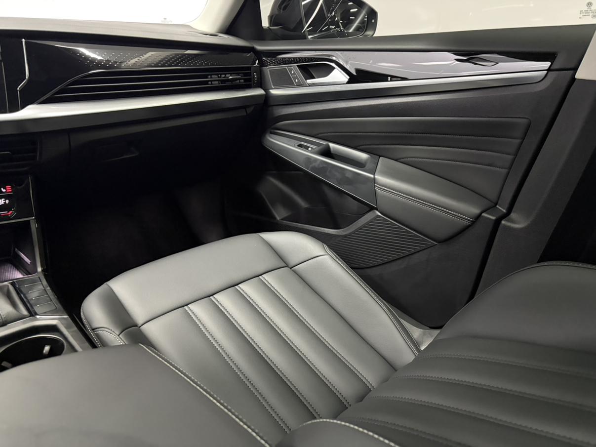 Volkswagen Passat (North America and China) 2022 thumb 5