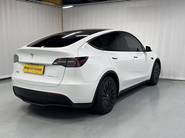 Tesla Model Y 2022 thumb 5