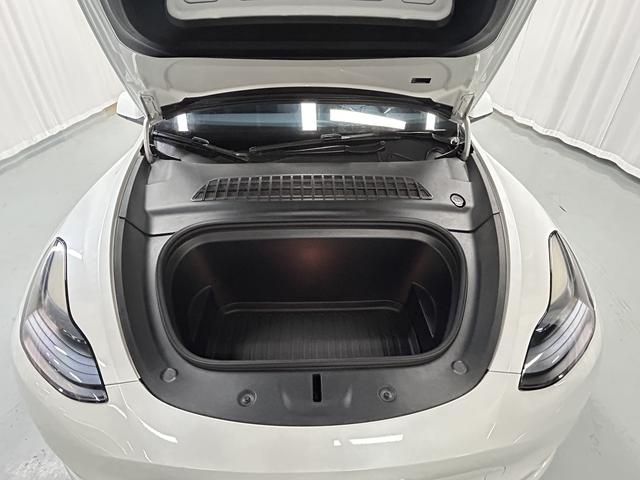 Tesla Model Y 2022 thumb 8
