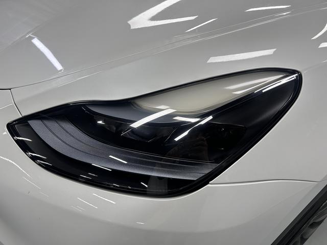 Tesla Model Y 2022 thumb 10