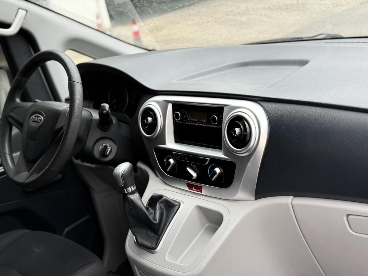 JAC Refine M3 2023 thumb 6