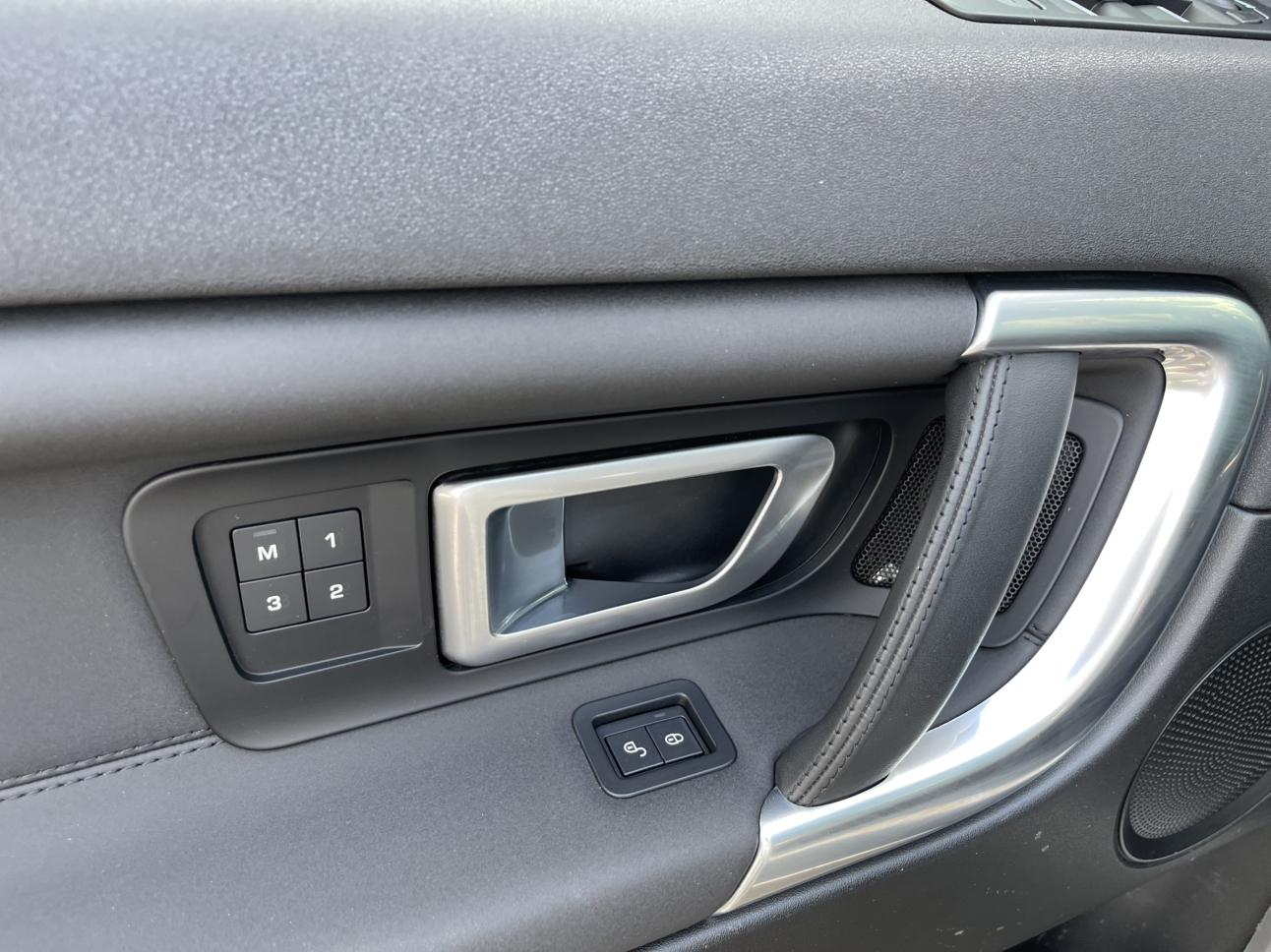 Land Rover Discovery Sport 2018 thumb 11