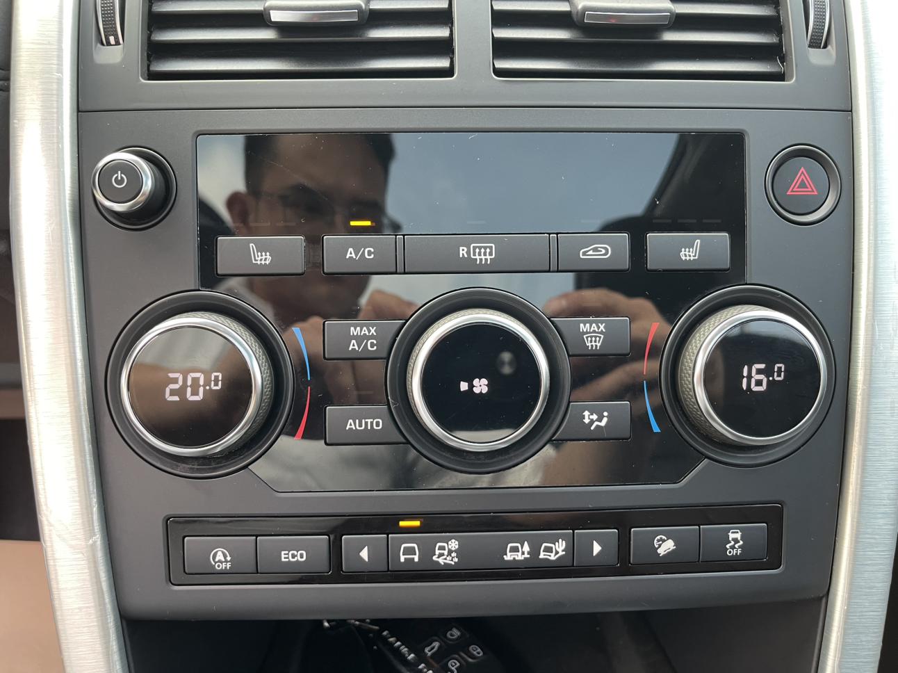 Land Rover Discovery Sport 2018 thumb 12