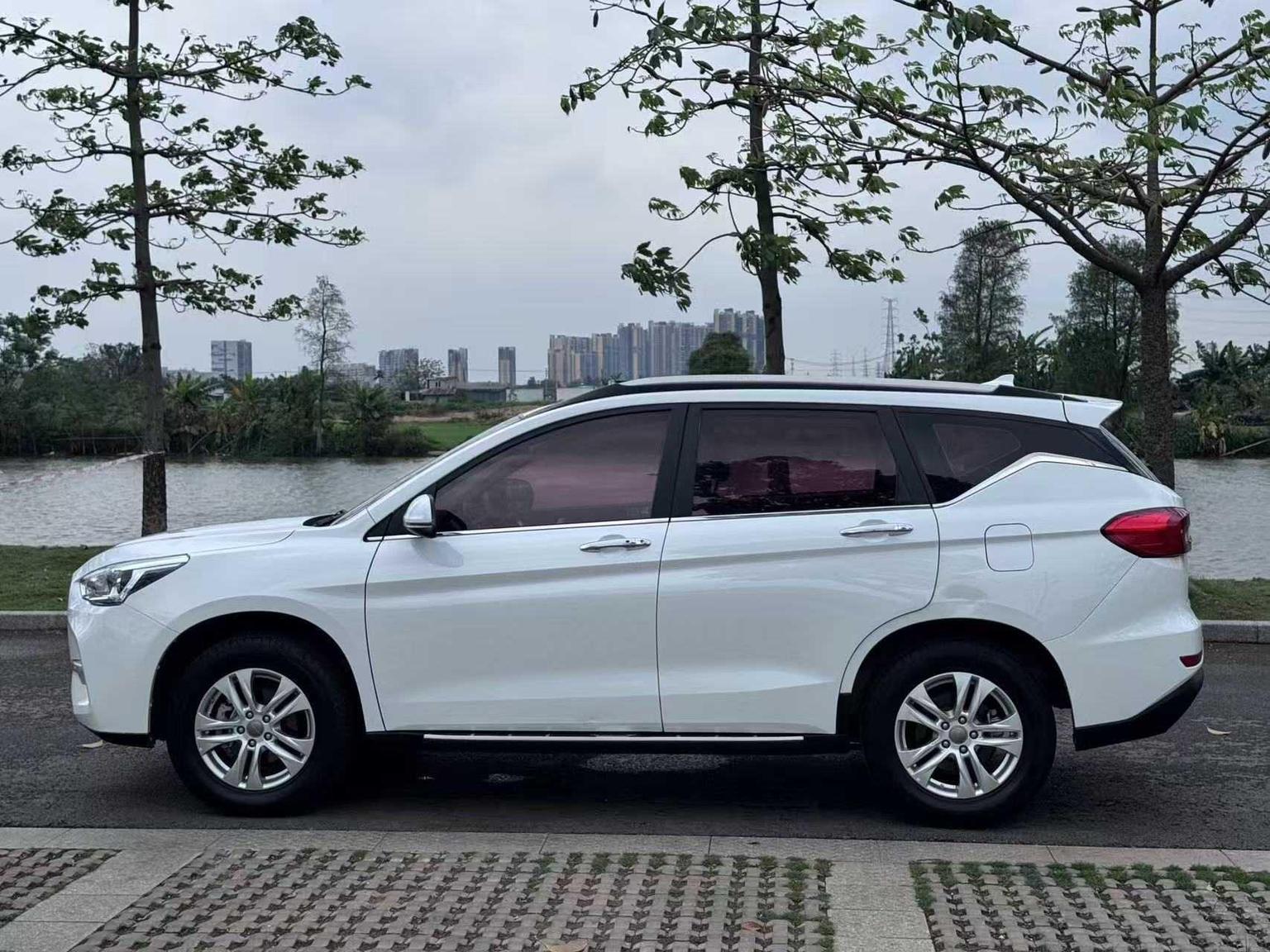 Haval M6 2018 thumb 2