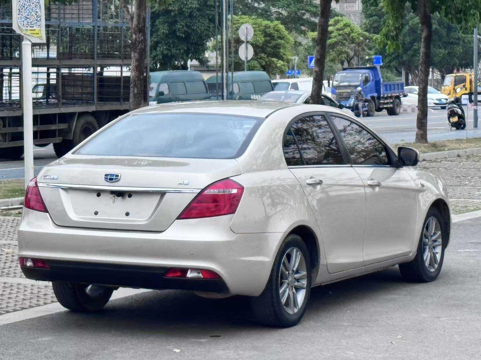 Geely Emgrand 2017 thumb 5