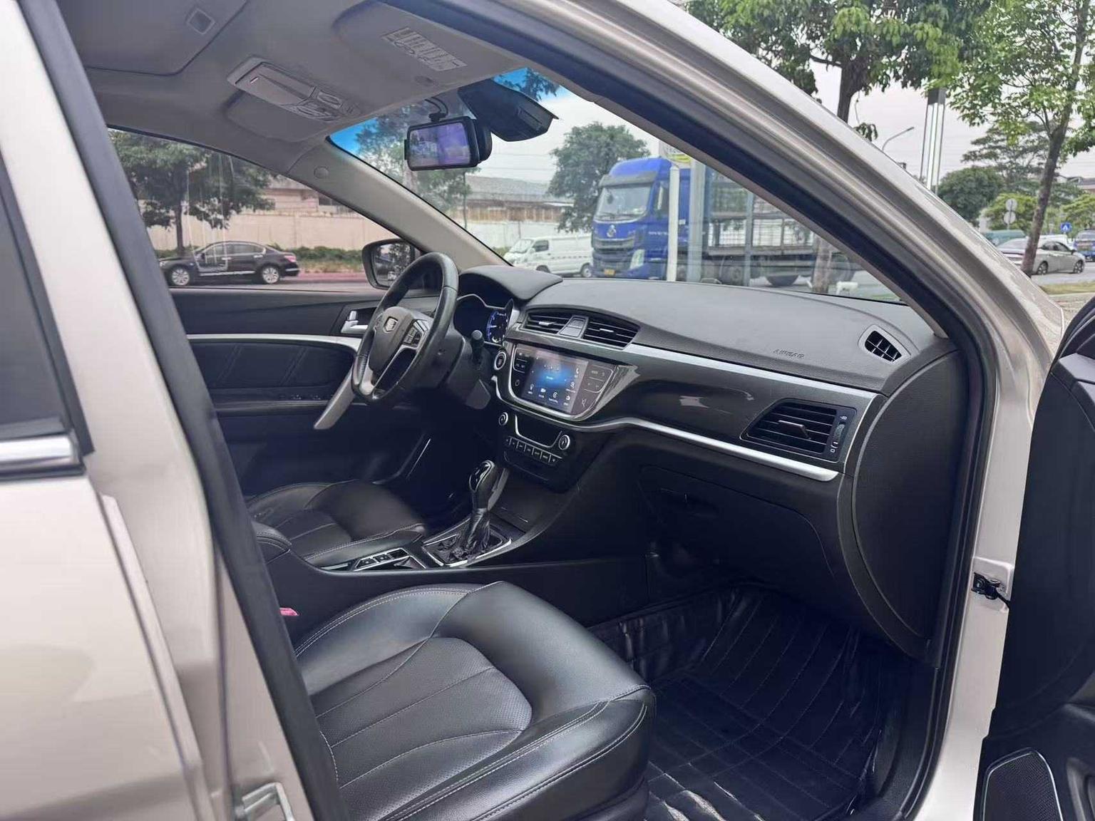 Geely Emgrand 2017 thumb 10