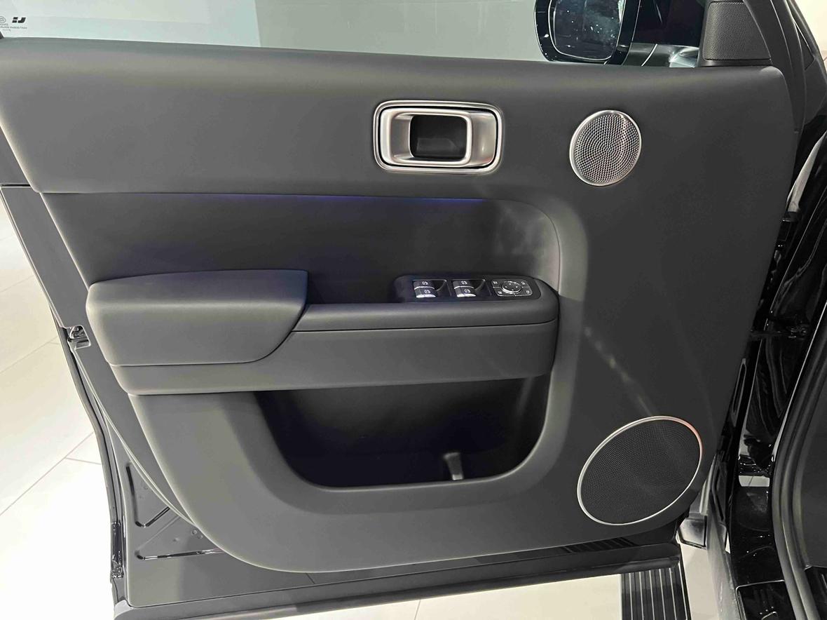Lixiang (Li Auto) L9 2024 thumb 12