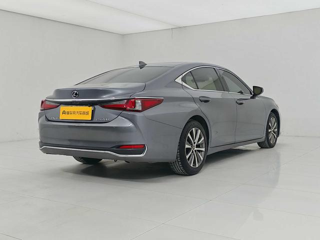 Lexus ES 2018 thumb 5