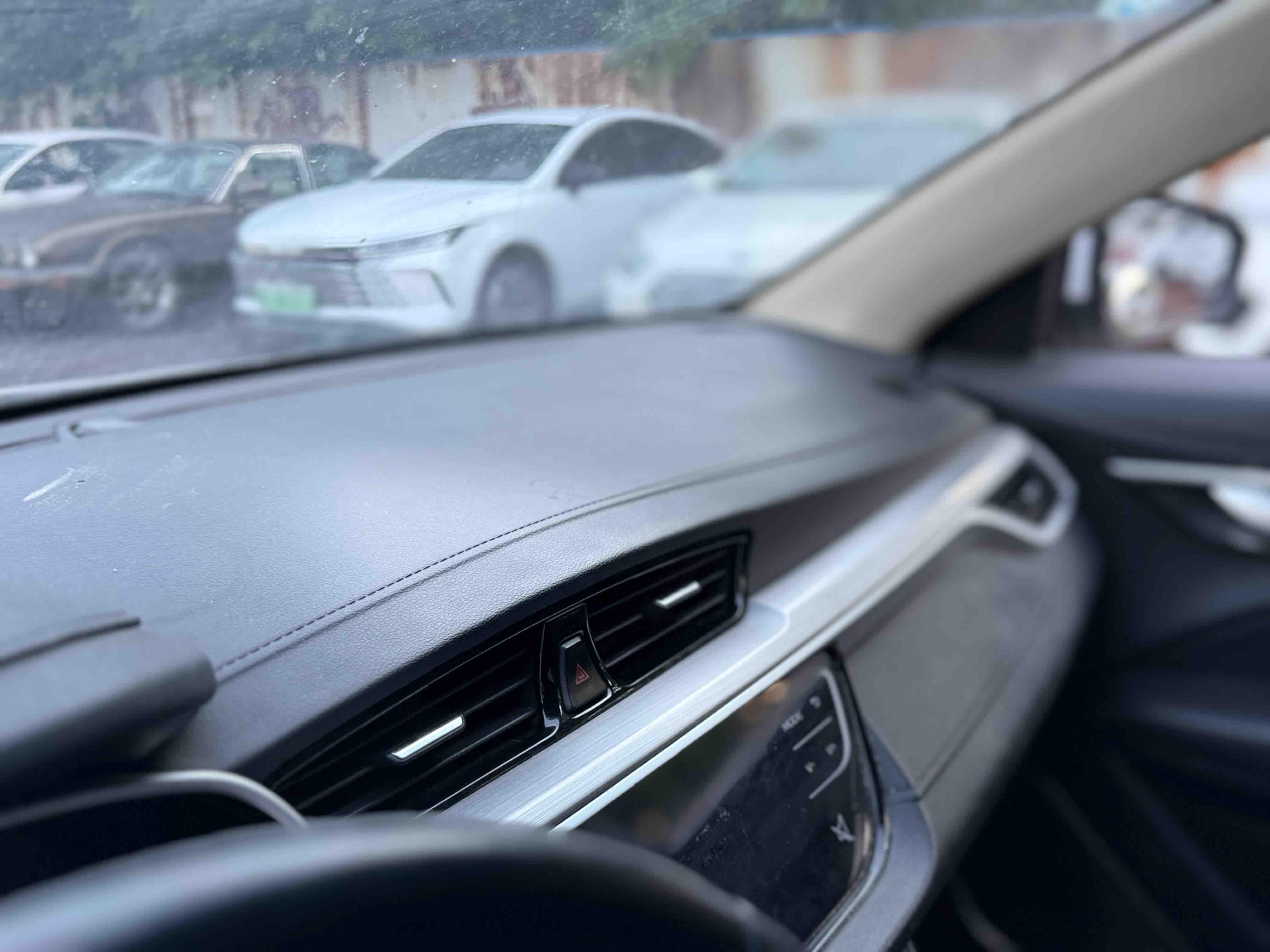 Geely Emgrand 2018 thumb 6