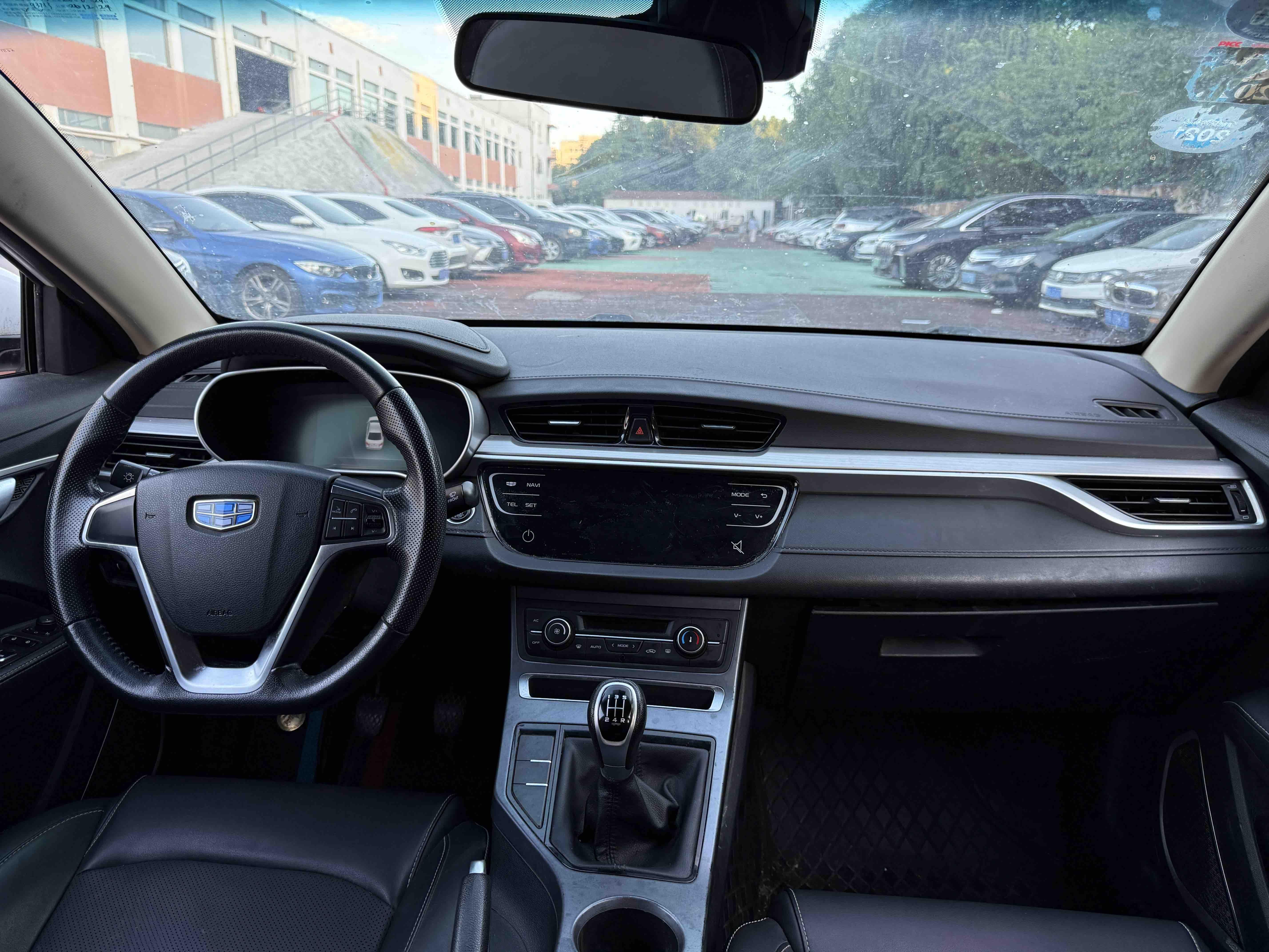 Geely Emgrand 2018 thumb 10