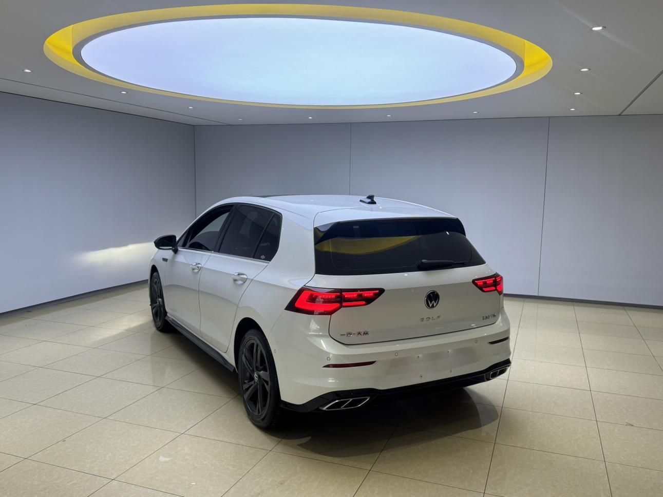 Volkswagen Golf Sportsvan 2023 thumb 2
