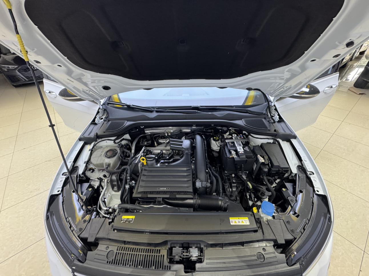 Volkswagen Golf Sportsvan 2023 thumb 6