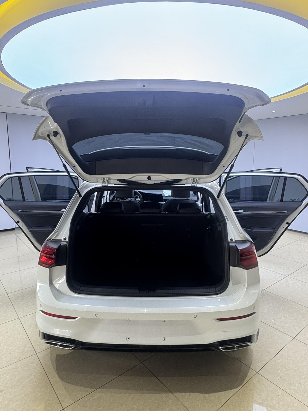 Volkswagen Golf Sportsvan 2023 thumb 7
